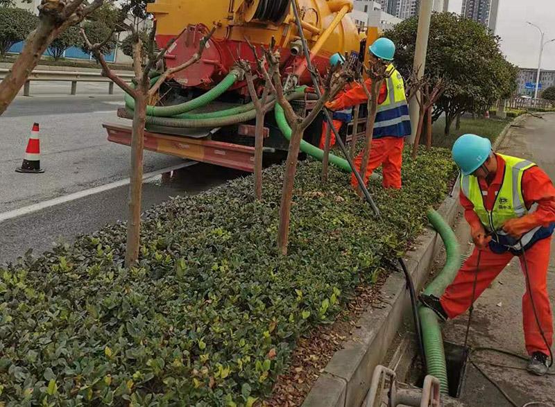 那大镇市政管道清淤