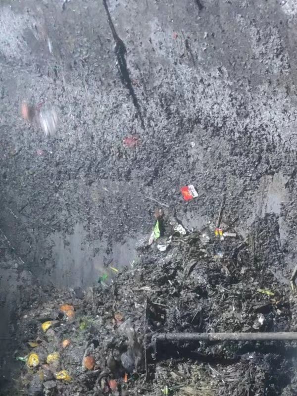 那大镇污水池清理
