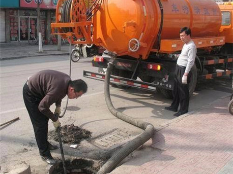 那大镇清掏化粪池，健康生活从这里开始